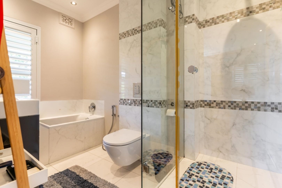4 Bedroom Property for Sale in Constantia Western Cape